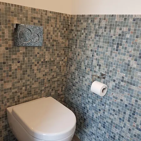 Дом отдыха Pini House, Inside A Private Park, Pool, Tennis, Ac, Parking Next And Parking In Lerici! Леричи