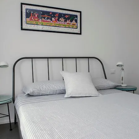 Pini House, Inside A Private Park, Pool, Tennis, Ac, Parking Next And Parking In Lerici! לריצ'י