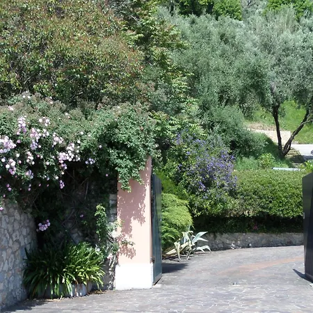 Pini House, Inside A Private Park, Pool, Tennis, Ac, Parking Next And Parking In Lerici! בית נופש לריצ'י