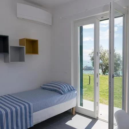 Pini House, Inside A Private Park, Pool, Tennis, Ac, Parking Next And Parking In Lerici! *
