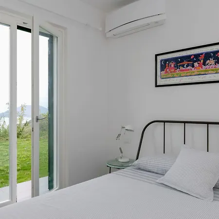 Сasa de vacaciones Pini House, Inside A Private Park, Pool, Tennis, Ac, Parking Next And Parking In Lerici! Lerici