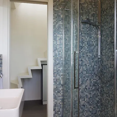 בית נופש Pini House, Inside A Private Park, Pool, Tennis, Ac, Parking Next And Parking In Lerici!