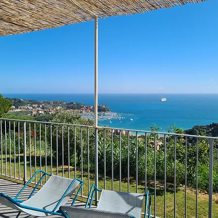 Pini House, Inside A Private Park, Pool, Tennis, Ac, Parking Next And Parking In Lerici! בית נופש