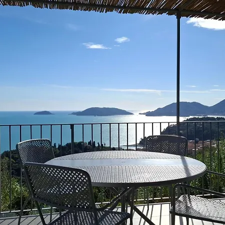 Pini House, Inside A Private Park, Pool, Tennis, Ac, Parking Next And Parking In Lerici!