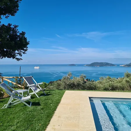 Pini House, Inside A Private Park, Pool, Tennis, Ac, Parking Next And Parking In Lerici! Сasa de vacaciones Lerici