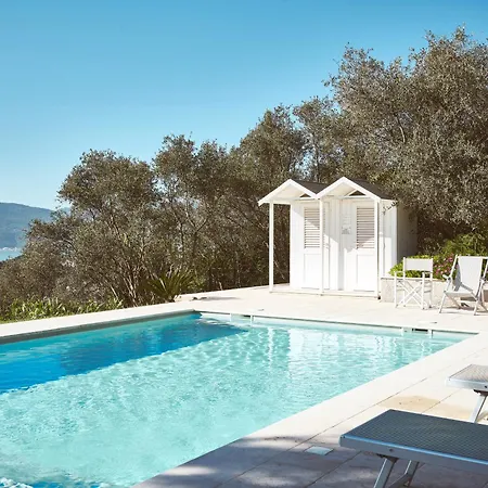 Pini House, Inside A Private Park, Pool, Tennis, Ac, Parking Next And Parking In Lerici! *